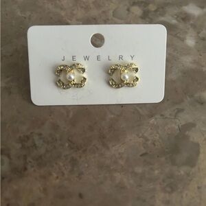 Gold Pearl Accent Interlocking Circle Stud Earrings
